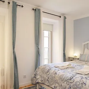 https://santana-2-checkinhome.hotels-lisbon-portugal.com
