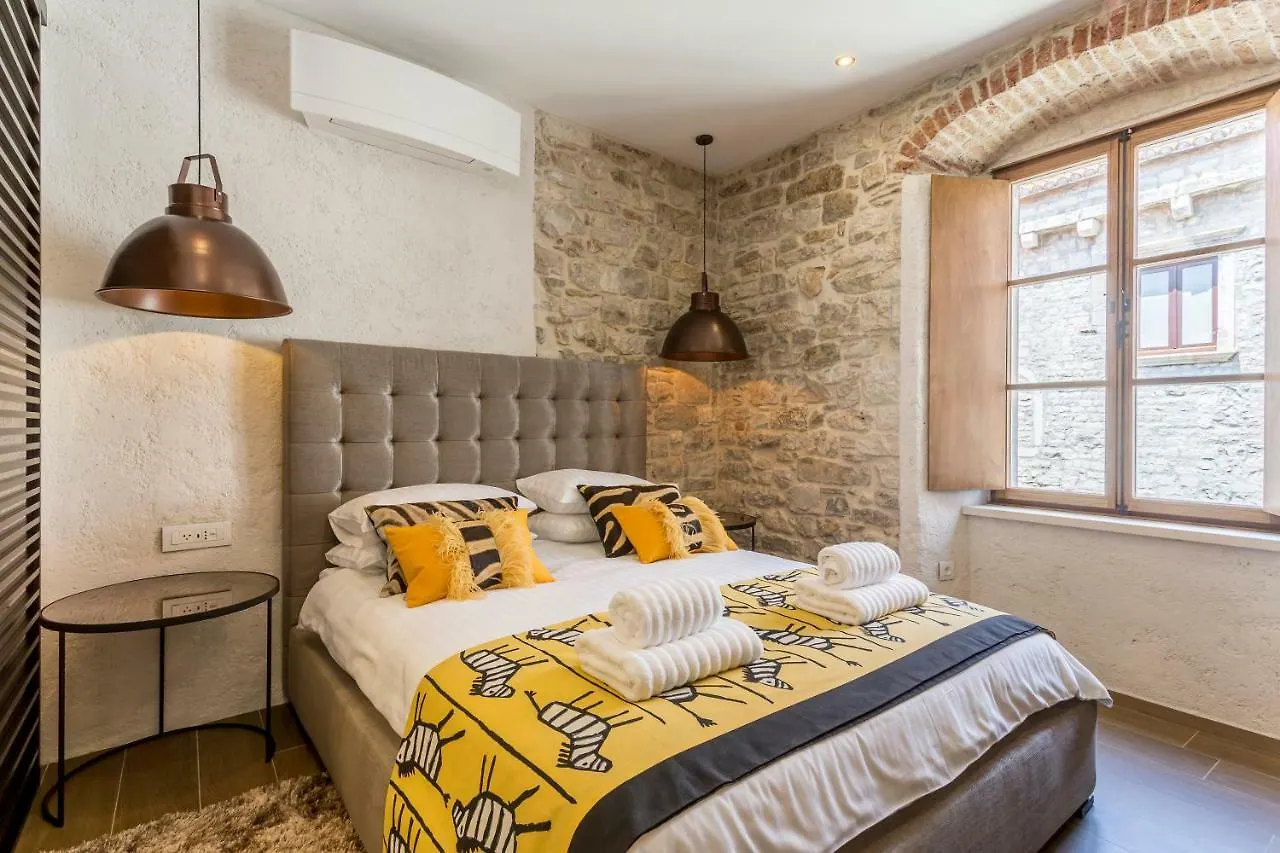 Bygrace Apartment Split